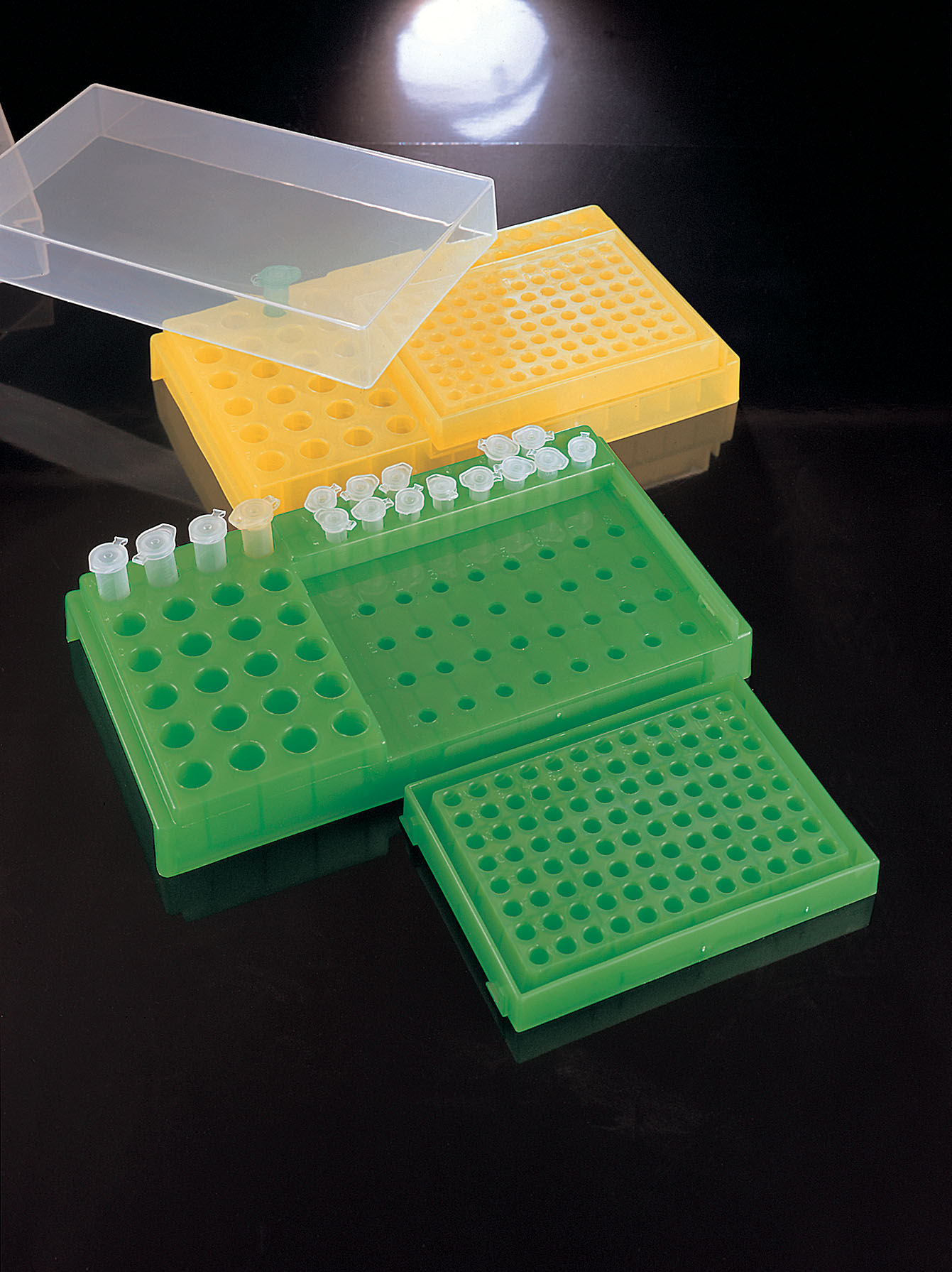 PCR RACK WITH LID YELLOW
